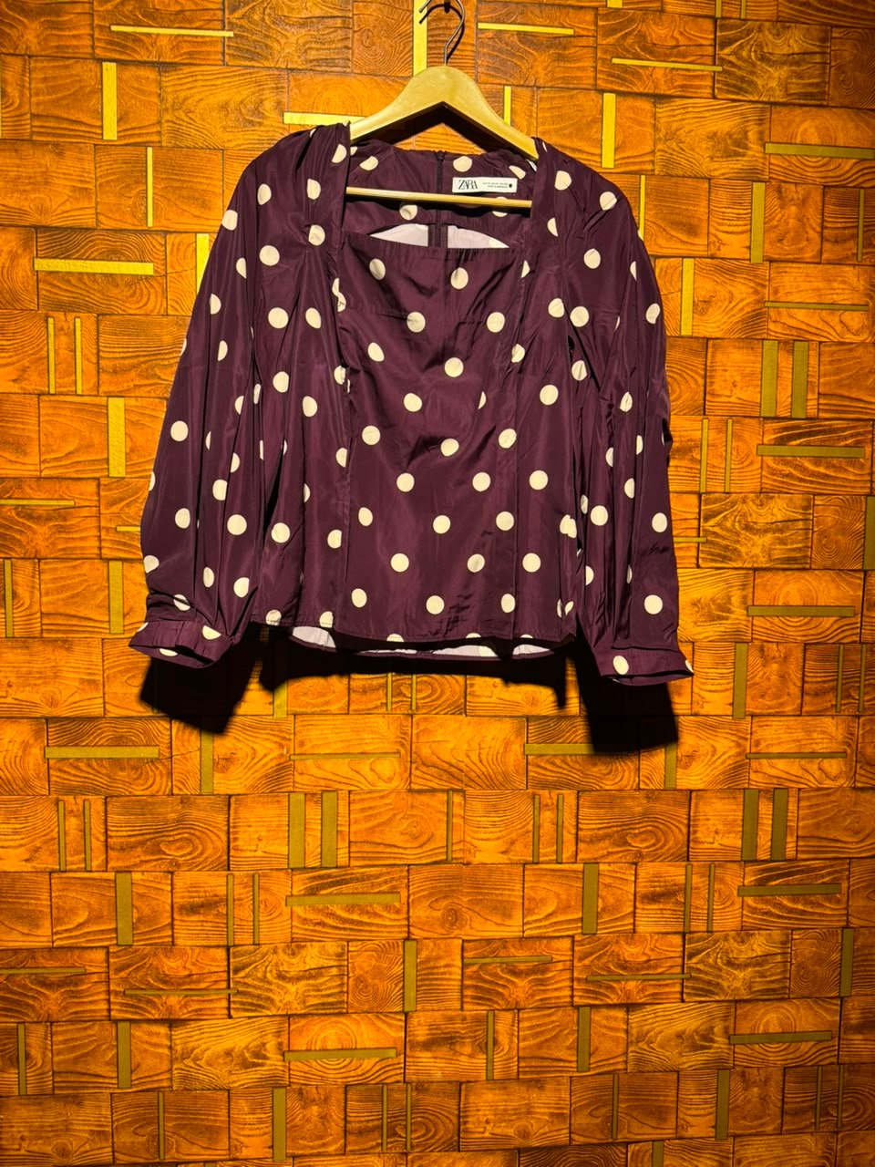 Short top small chest 18 length 22
Silk
