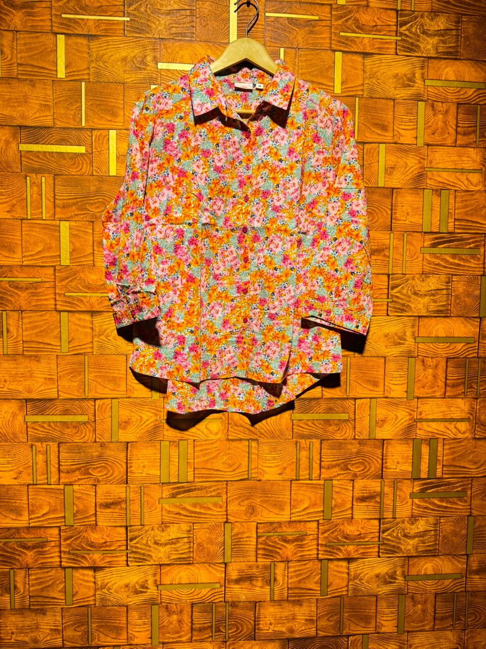 Short top medium chest 21 length 25 
Cotton