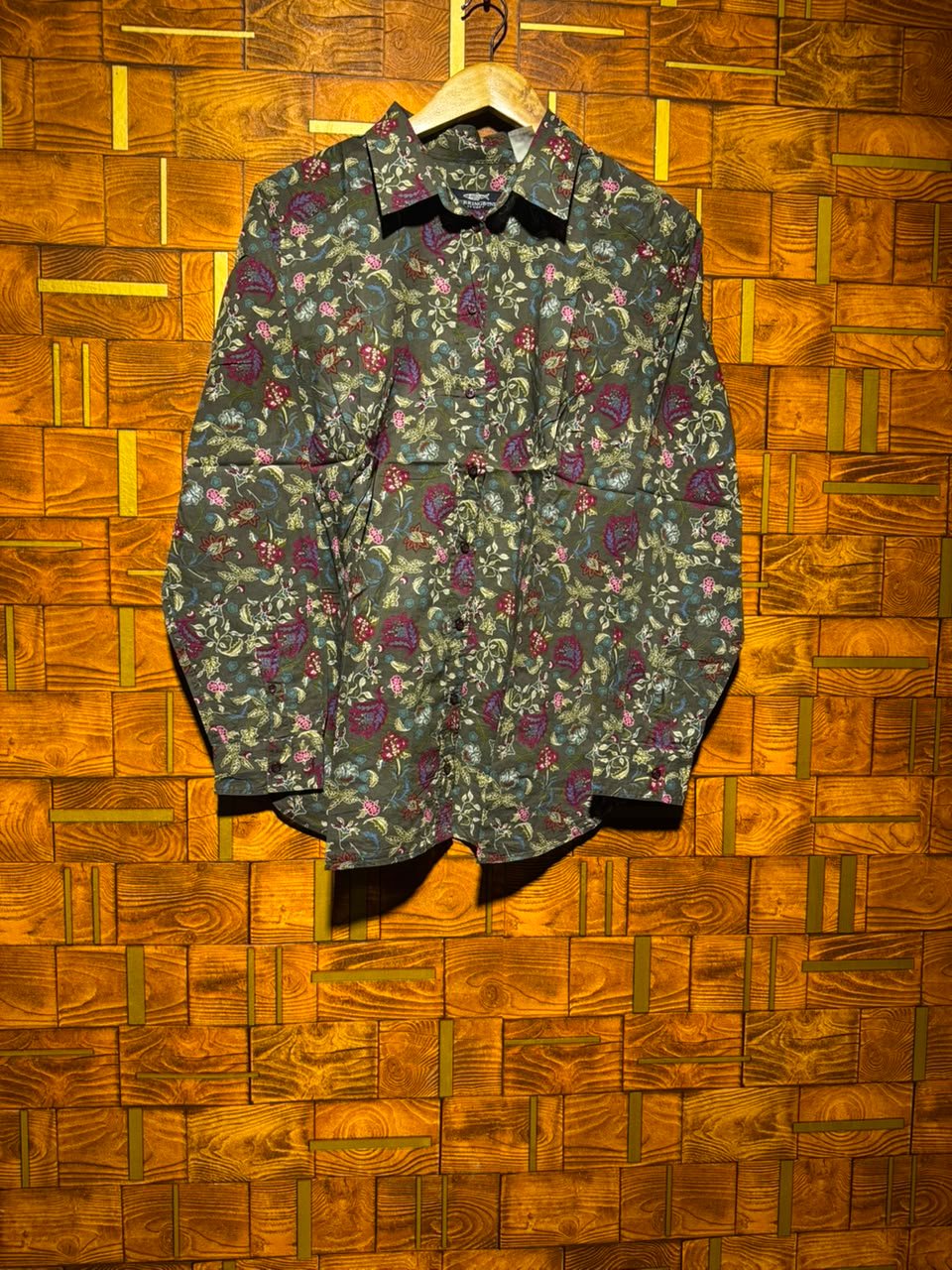 Short top medium chest 22 length 28
Cotton