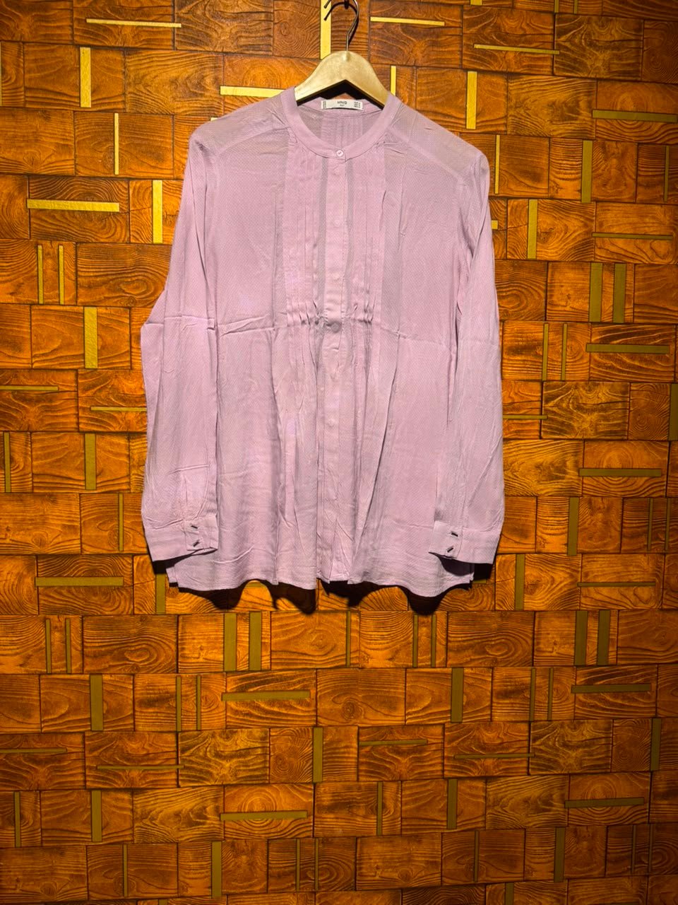 Short top medium chest 21 length 26
Linen
