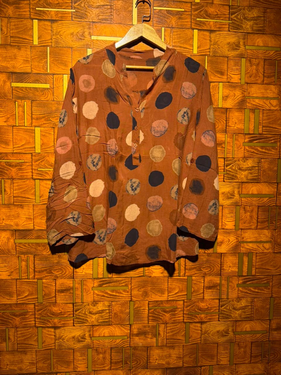 Short top medium chest 23 length 28 
Linen