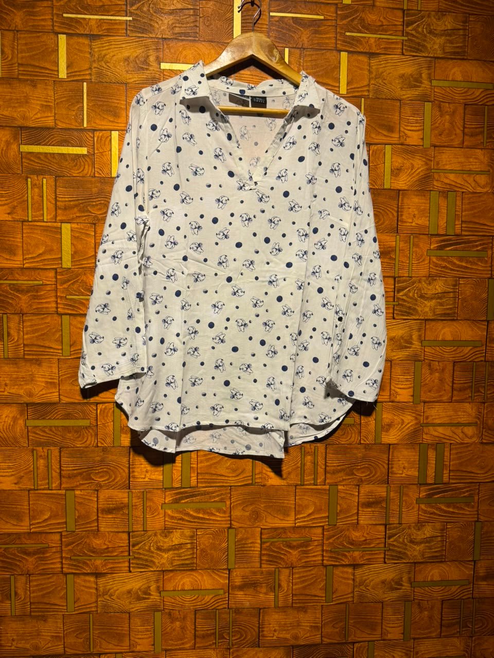 Short top medium chest 21 length 29
Linen