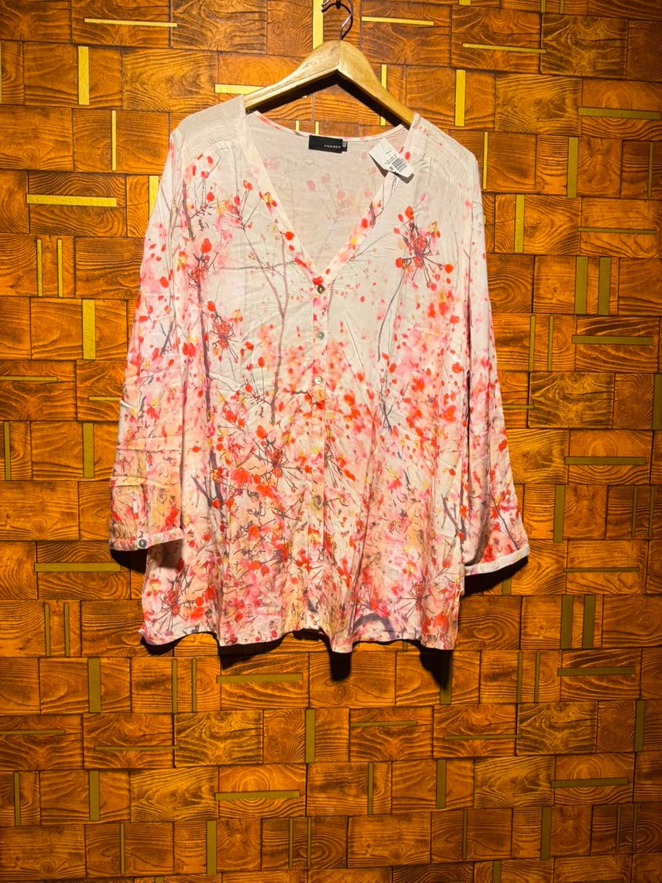 Short top Large chest 24 length 30
Linen