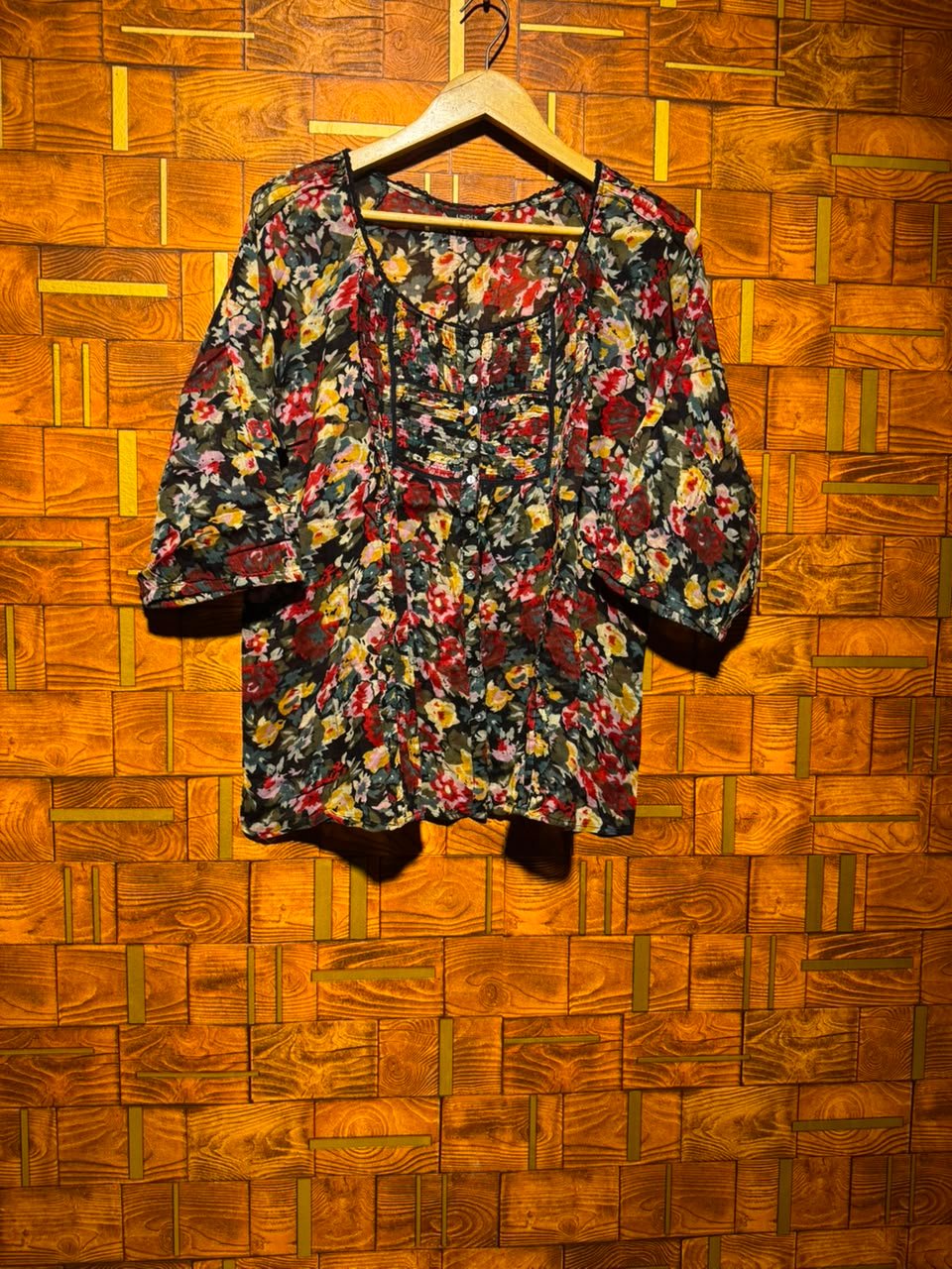 Short top medium chest 23 length 26
Cotton