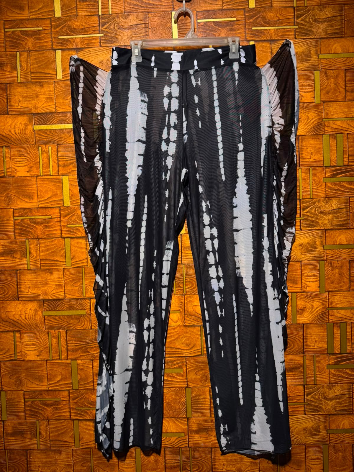Western plazo west 32 length 45
See-through
P.58